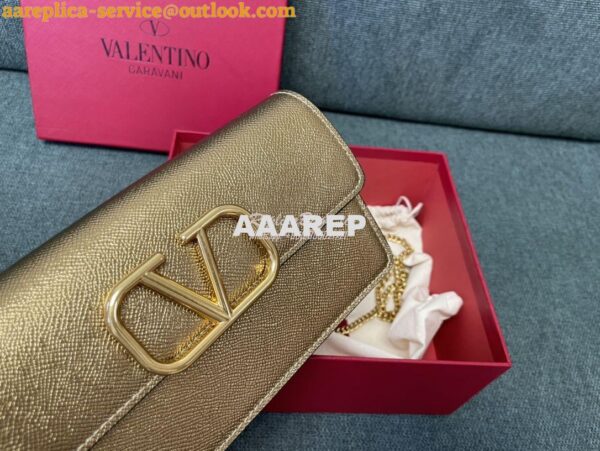 Replica Valentino VLogo Signature Grainy Calfskin Wallet With Chain 5W 6