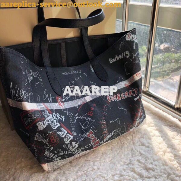 Replica Burberry The Medium Reversible Doodle Tote Black 3