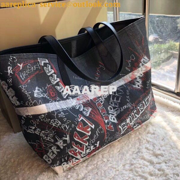 Replica Burberry The Medium Reversible Doodle Tote Black 4