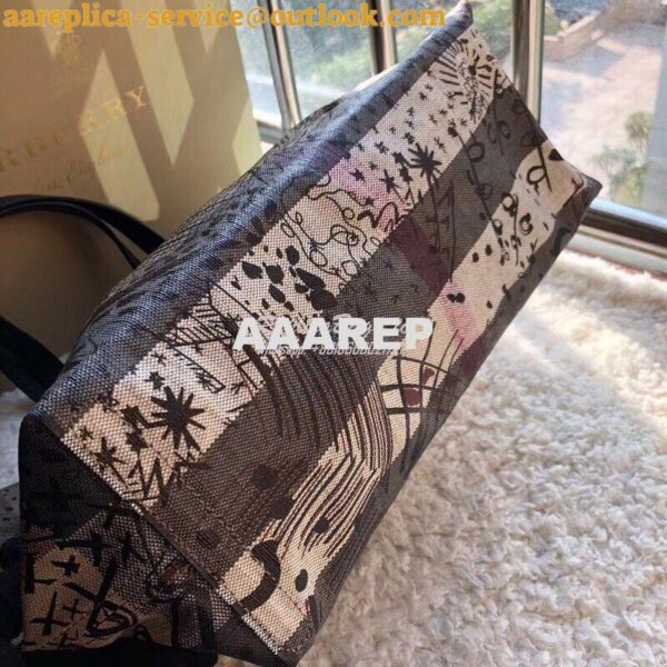 Replica Burberry The Medium Reversible Doodle Tote Classic Check 7