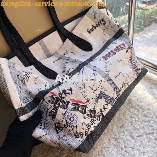 Replica Burberry The Medium Reversible Doodle Tote White Black 6