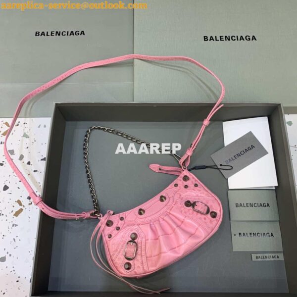 Replica Balenciaga 6940271VG9 Le Cagole Mini Multipouch in Pink Crocodile 3