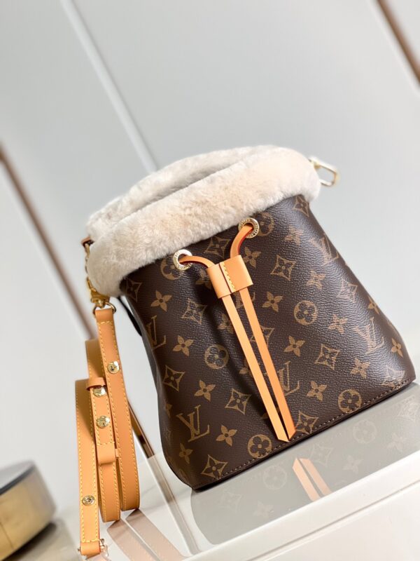 Replica Louis Vuitton LV NÉONOÉ BB Bag M46319 5