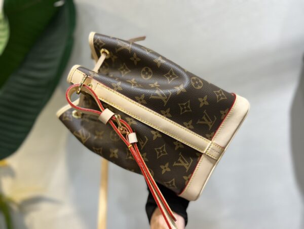 Replica Louis Vuitton LV Petit Noé Bag M40818 6