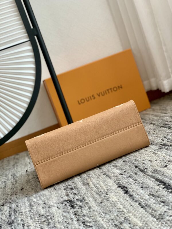 Replica Louis Vuitton LV ONTHEGO MM Arizona Beige Bag M45982 8