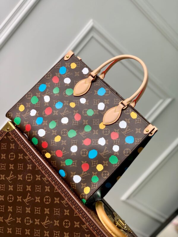 Replica Louis Vuitton LV X YK ONTHEGO MM​ M46379 4