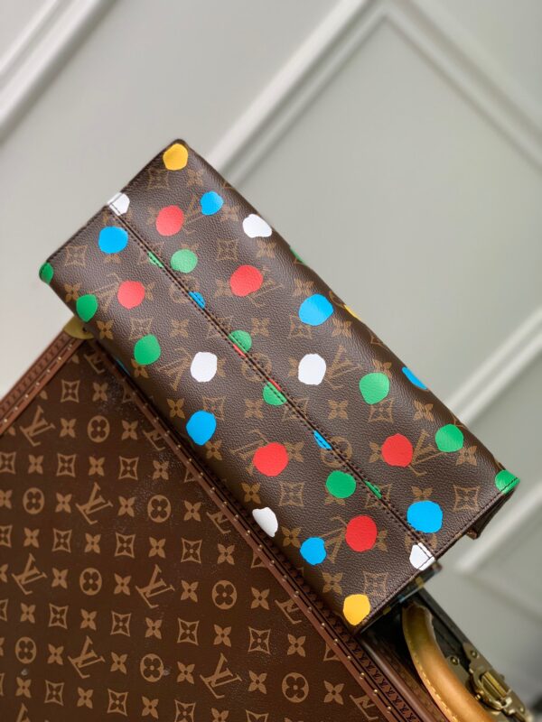 Replica Louis Vuitton LV X YK ONTHEGO MM​ M46379 7