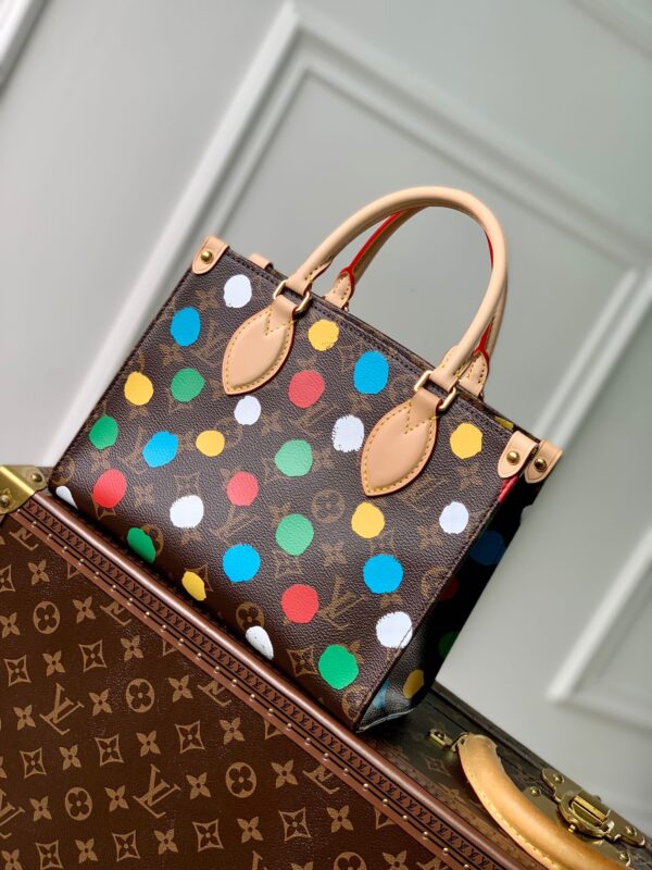 Replica Louis Vuitton LV X YK ONTHEGO PM M46380 5