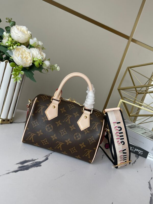 Replica Louis Vuitton LV SPEEDY BANDOULIÈRE 20 Bag M46234 6