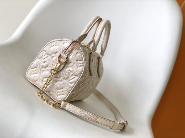 Replica Louis Vuitton LV SPEEDY BANDOULIÈRE 20 Pale Beige Bag M46163 4