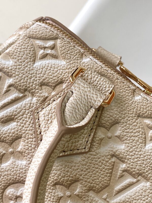 Replica Louis Vuitton LV SPEEDY BANDOULIÈRE 20 Pale Beige Bag M46163 8