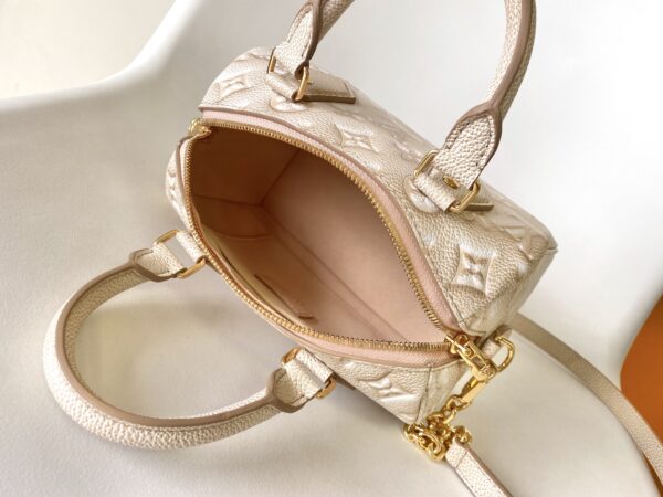 Replica Louis Vuitton LV SPEEDY BANDOULIÈRE 20 Pale Beige Bag M46163 10