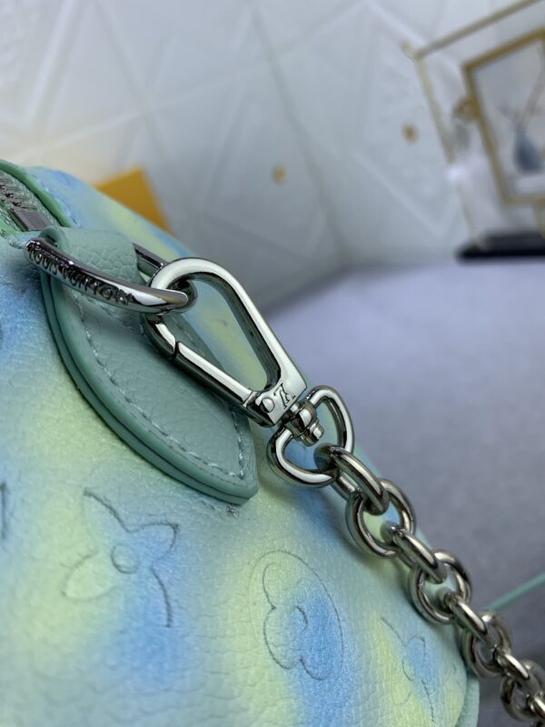 Replica Louis Vuitton LV SPEEDY BANDOULIÈRE 20 Vert d'eau Green Bag M46092 9