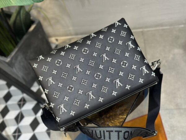 Replica Louis Vuitton Coussin MM LV Bag Black / Gray M21661 6