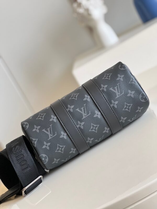 Replica Louis Vuitton LV Keepall Bandoulière 25 M46271 8