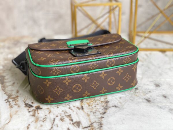 Replica Louis Vuitton S LOCK MESSENGER LV M46246 8