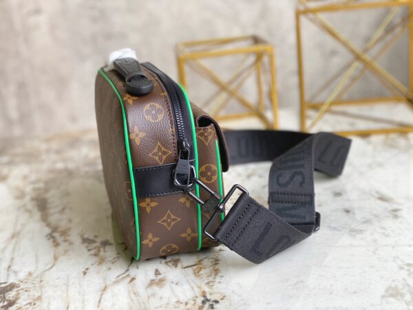 Replica Louis Vuitton S LOCK MESSENGER LV M46246 10