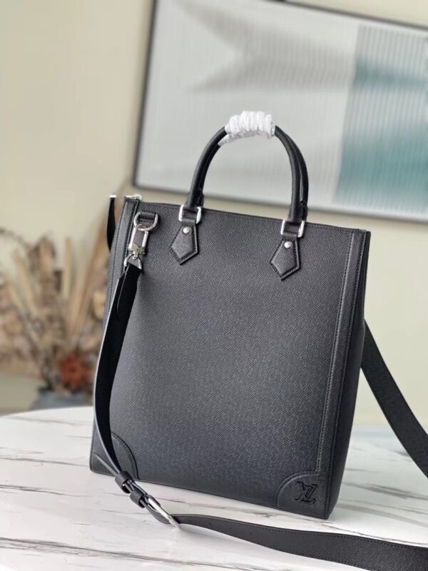 Replica Louis Vuitton VERTICAL TOTE LV M30811 4