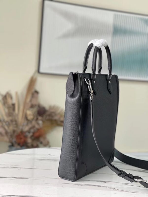 Replica Louis Vuitton VERTICAL TOTE LV M30811 5