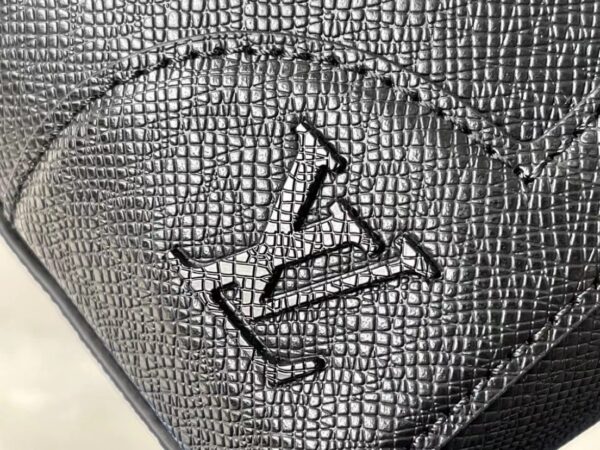 Replica Louis Vuitton VERTICAL TOTE LV M30811 8