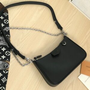 Replica Louis Vuitton Easy Pouch On Strap LV M80471