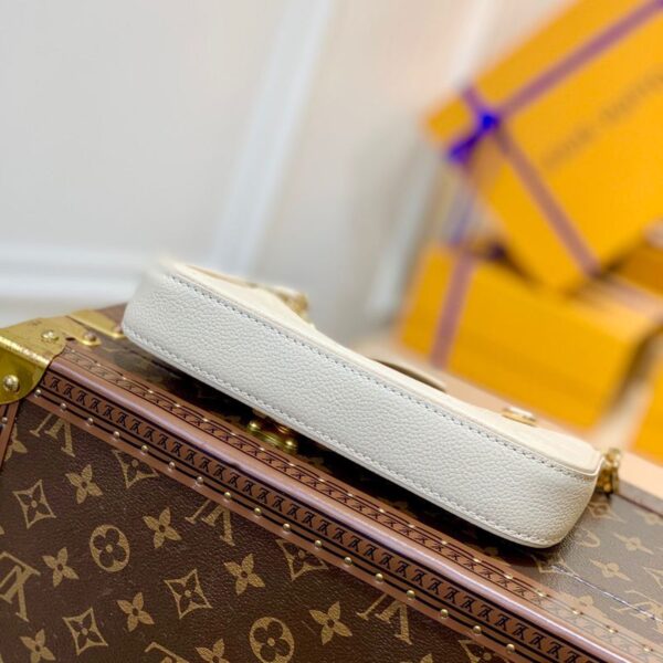 Replica Louis Vuitton Easy Pouch on Strap LV M81066 8