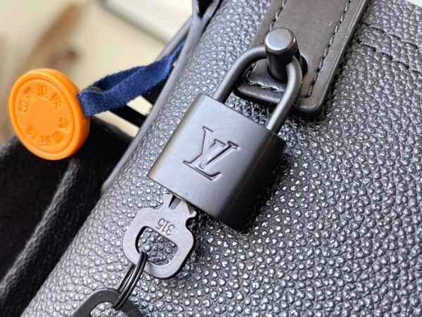 Replica Louis Vuitton LOCK IT TOTE LV M59158 9