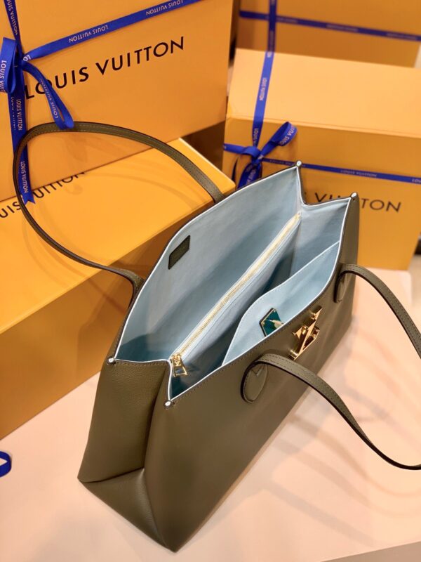 Replica Louis Vuitton Lockme Shopper LV M57508 6