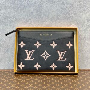 Replica Louis Vuitton Daily Pouch LV M81292 2