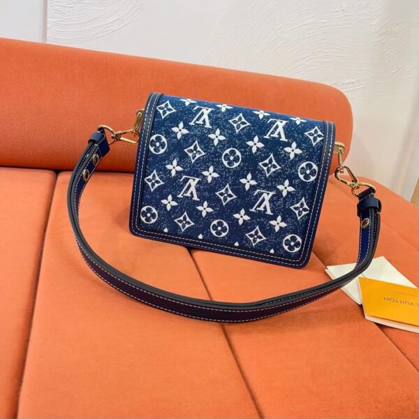 Replica Louis Vuitton Dauphine Mini LV M59716 8