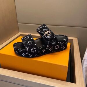 Replica Louis Vuitton Jumbo Flatform Mules In Monogram Velvet 2