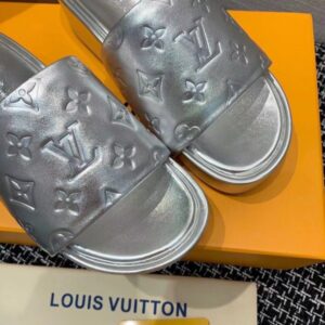 Replica Louis Vuitton Jumbo Flatform Mules In Silver Metallic Lambskin 2