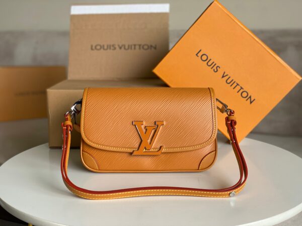 Replica Louis Vuitton LV BUCI Bag M59459 4