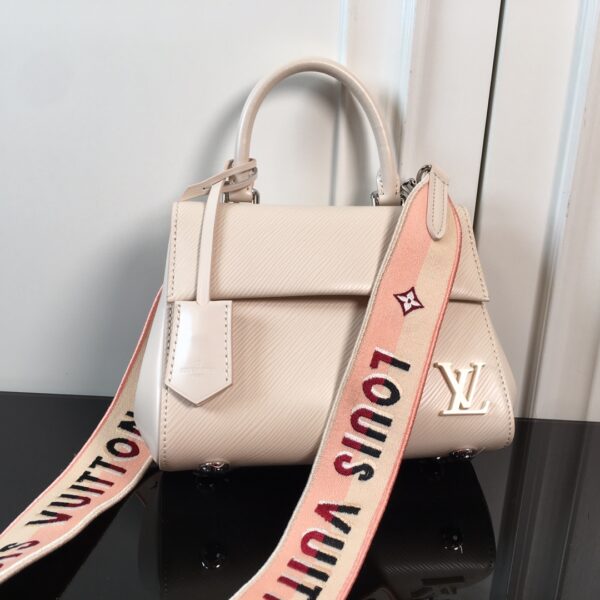 Replica Louis Vuitton LV CLUNY MINI Bag M58928 4