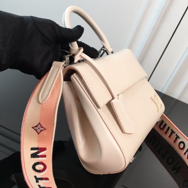 Replica Louis Vuitton LV CLUNY MINI Bag M58928 5