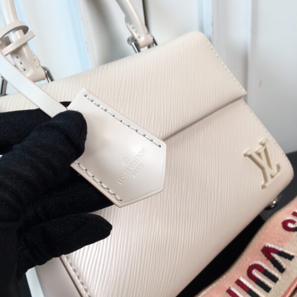 Replica Louis Vuitton LV CLUNY MINI Bag M58928 7