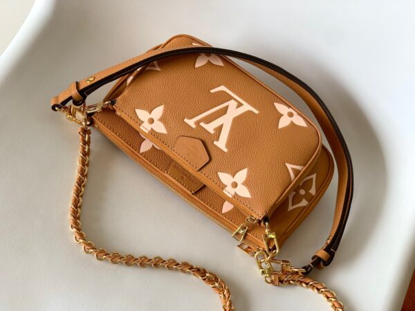 Replica Louis Vuitton LV MULTI POCHETTE ACCESSOIRES Arizona Beige Bag M45983 10