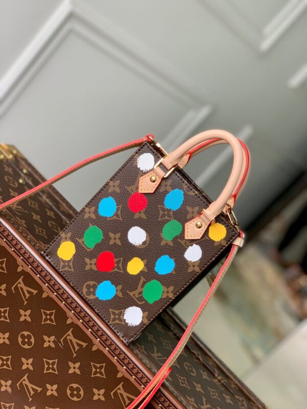 Replica Louis Vuitton LVxYK Petit Sac Plat LV M81867 4