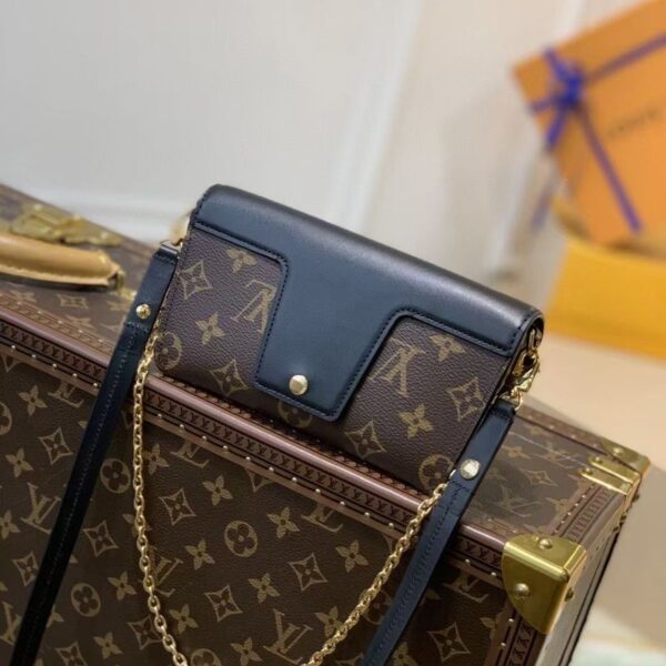 Replica Louis Vuitton Padlock On Strap LV M80559 4