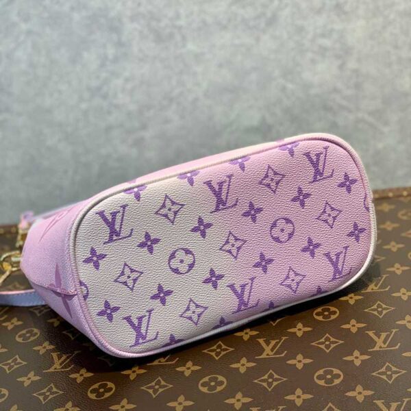 Replica Louis Vuitton Marshmallow LV M46080 6