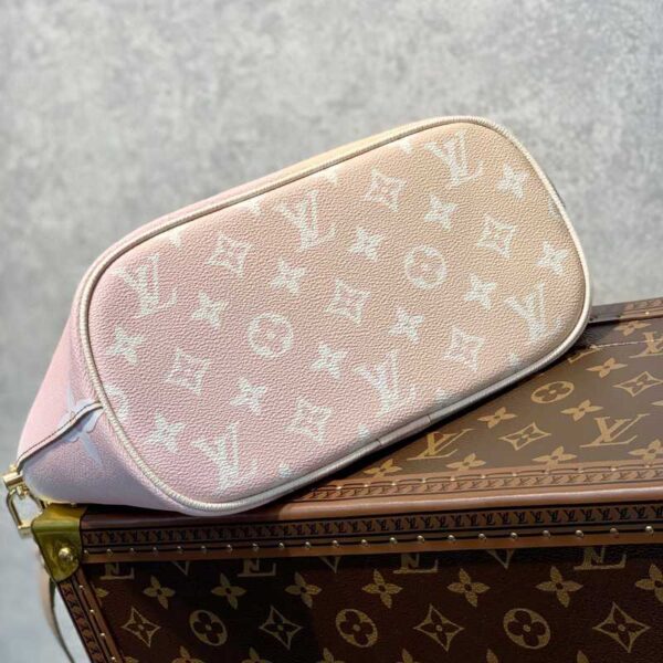 Replica Louis Vuitton Marshmallow LV M59861 8